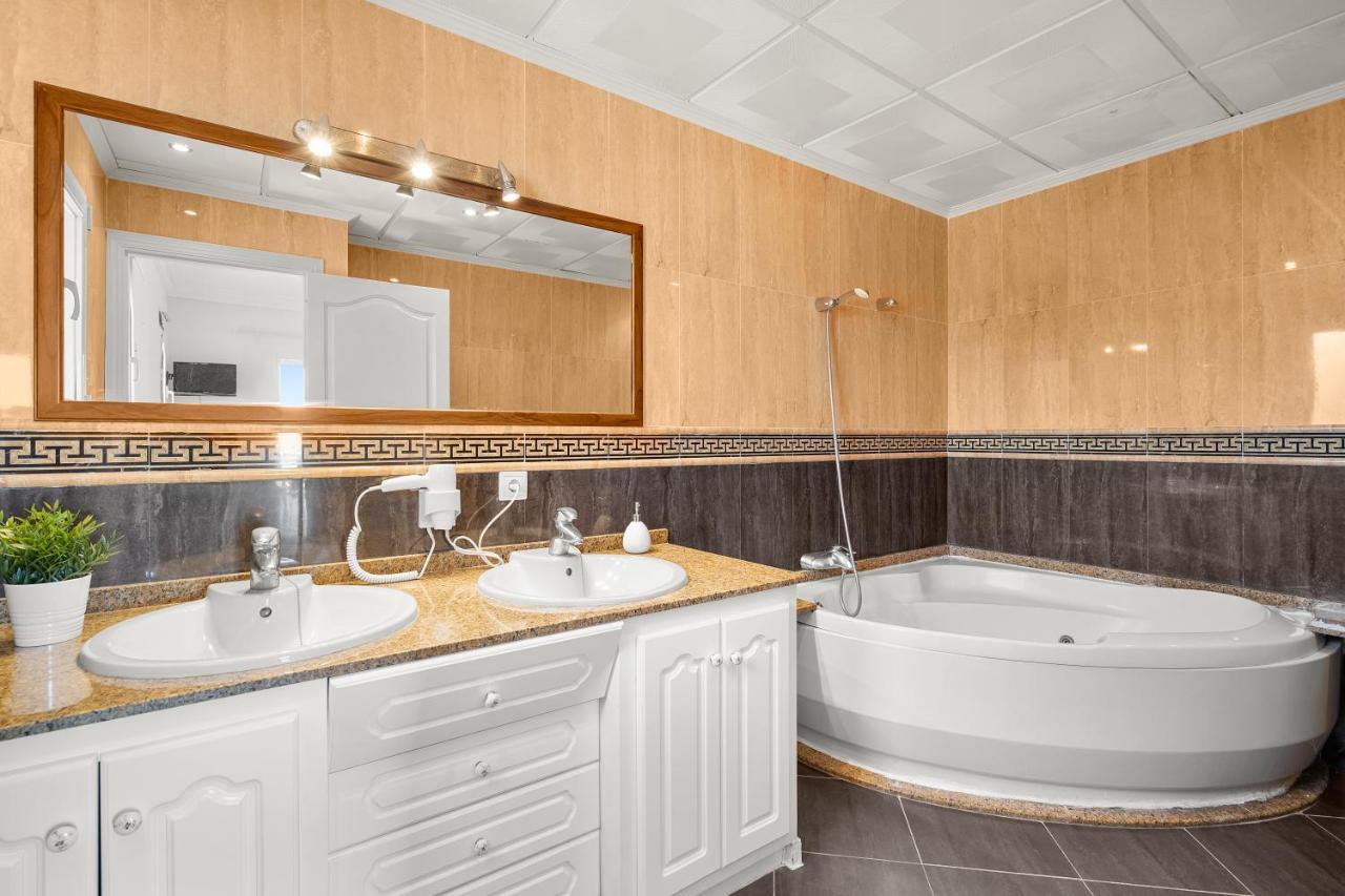 Punta Prima Apartments Екстер'єр фото